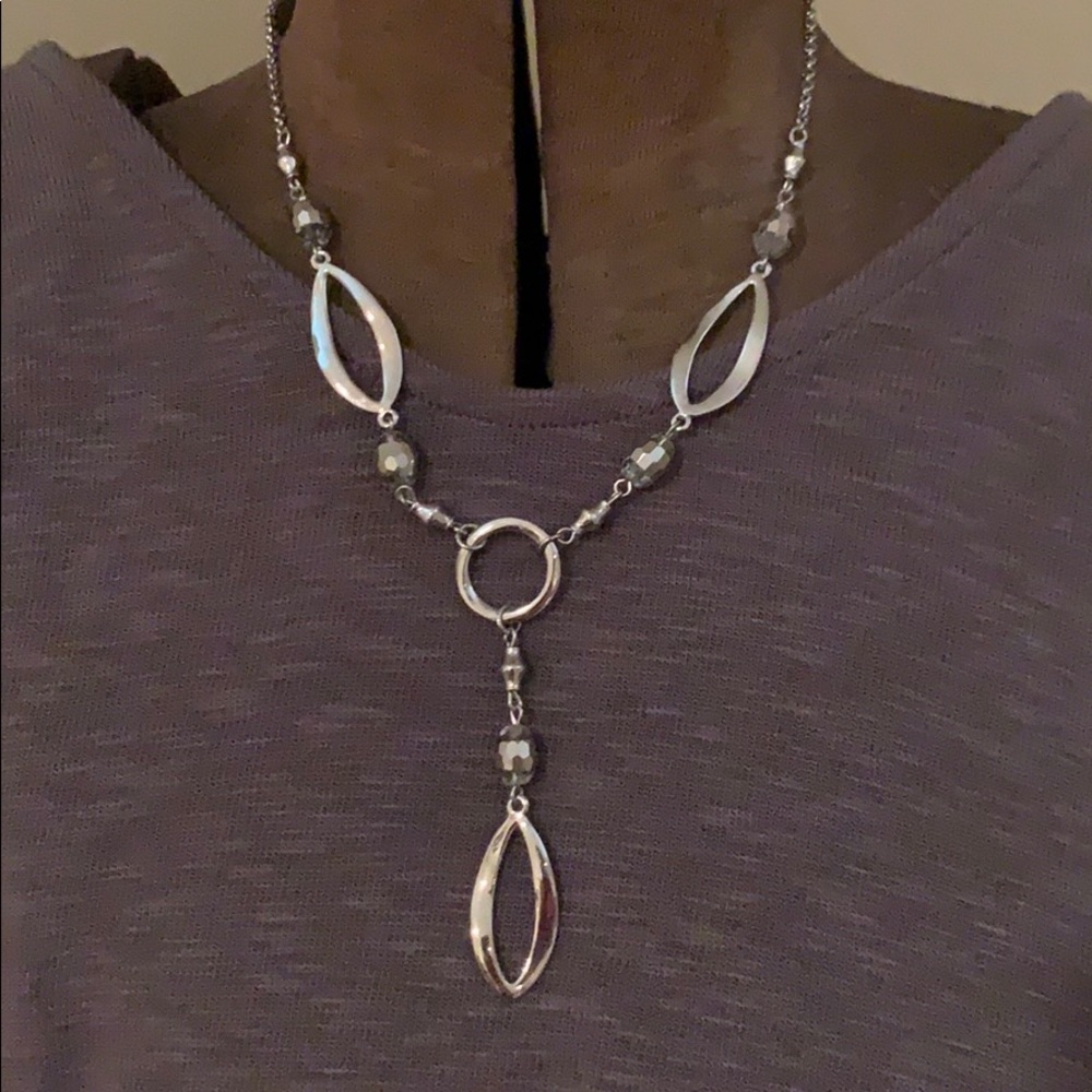Silver/single strand necklace/Lis Sophia